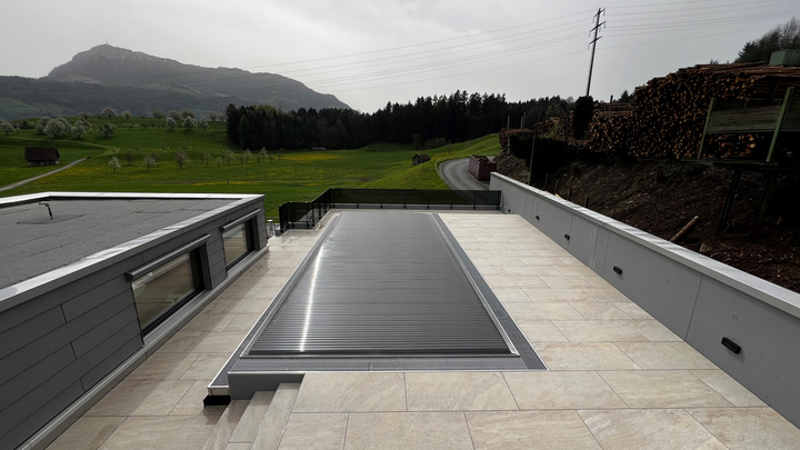 Die Stelzlager Pedestal Prime® bilden die Basis einer wunderschönen Dachterrasse in der Schweiz Die Stelzlager Pedestal Prime® bilden die Basis einer wunderschönen Dachterrasse in der Schweiz
