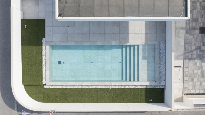 Einzigartigkeit und Design. Das sind die charakteristischen Elemente dieses wunderschönen Villenkomplexes in Jesolo Einzigartigkeit und Design. Das sind die charakteristischen Elemente dieses wunderschönen Villenkomplexes in Jesolo
