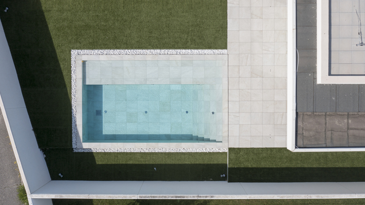 Einzigartigkeit und Design. Das sind die charakteristischen Elemente dieses wunderschönen Villenkomplexes in Jesolo